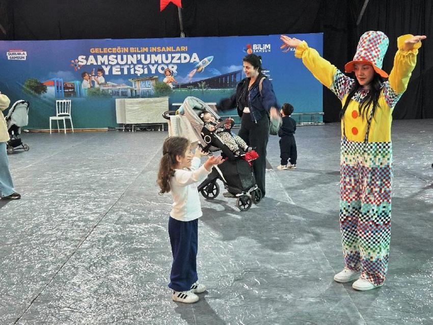 Samsun'da Ramazan Sokağı 7'den 70'e herkese hitap ediyor