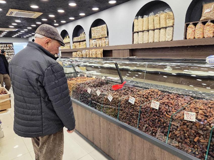 Ramazan'ın vazgeçilmezi hurmaya yoğun ilgi: Kilosu 90 TL'den başlayıp 600 TL'ye kadar çıkıyor