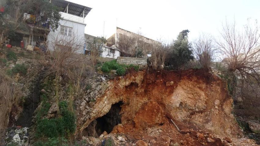 Hatay'da şiddetli yağış sonrası evlerin altında ortaya çıktı! Sayısı bilinmiyor, sonu görünmüyor