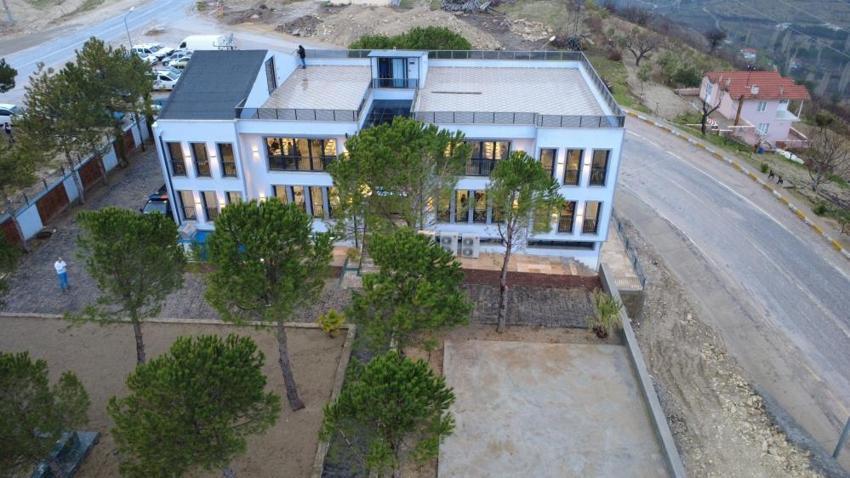 Belediye tesis yaptı, açılışı çalışanları yaptı! Manisa'da 15 yıldır atıl durumdaydı!