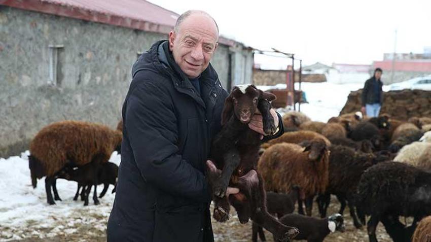 İzmir'de işletmeciliği bırakıp memleketine döndü, aldığı destekle hayatı değişti! 40 dönüm arazi ile servet sahibi oldu