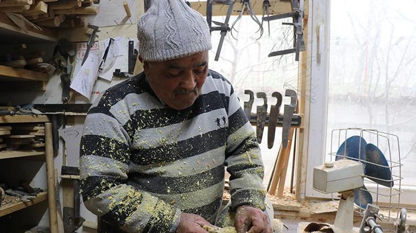 Ispartalı inşaat işçisi hobi olarak başladı, şimdi dünyaya ahşap satıyor! Çıra odunundan bardaklar yok satıyor