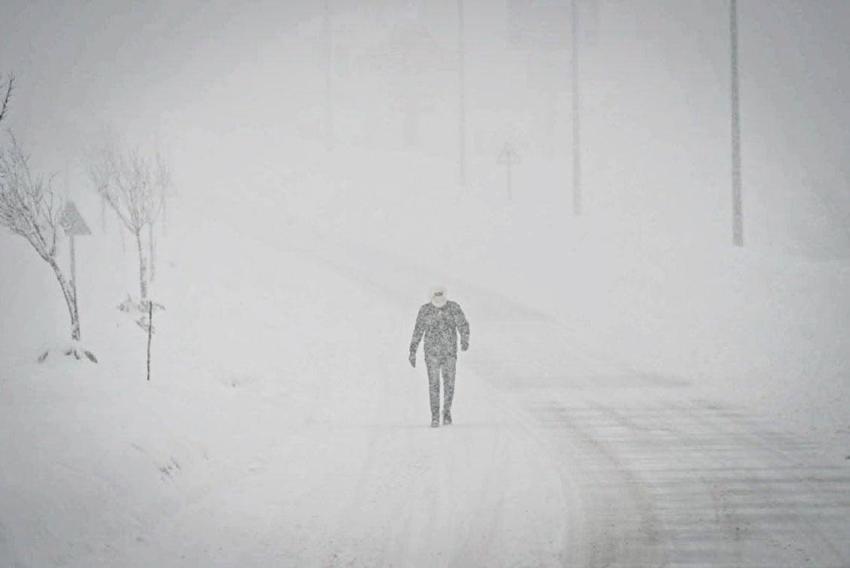 Kar yağışı ve sağanaklar geri dönüyor! Meteoroloji 35 ili ani sel, su baskını gibi olumsuzluklara karşı uyardı
