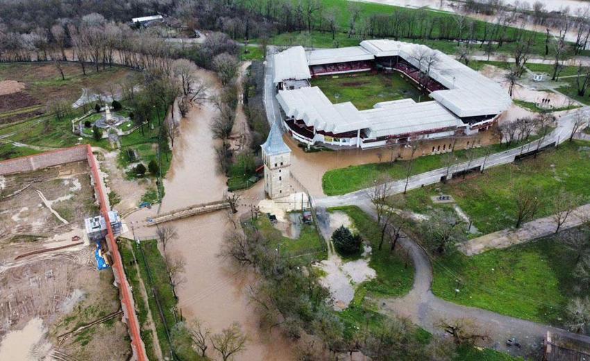 Edirne için kırmızı alarm verildi; Nehirlerin debisi arttı Sarayiçi'ni su bastı