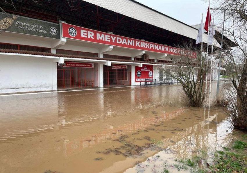 Edirne için kırmızı alarm verildi; Nehirlerin debisi arttı Sarayiçi'ni su bastı