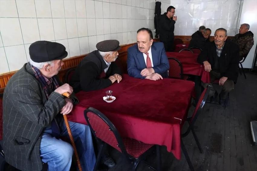 Türkiye'nin en yaşlı ilçesi en stratejik noktada! Yüzde 70'i 60 yaş üstü: Belediye yardım ediyor