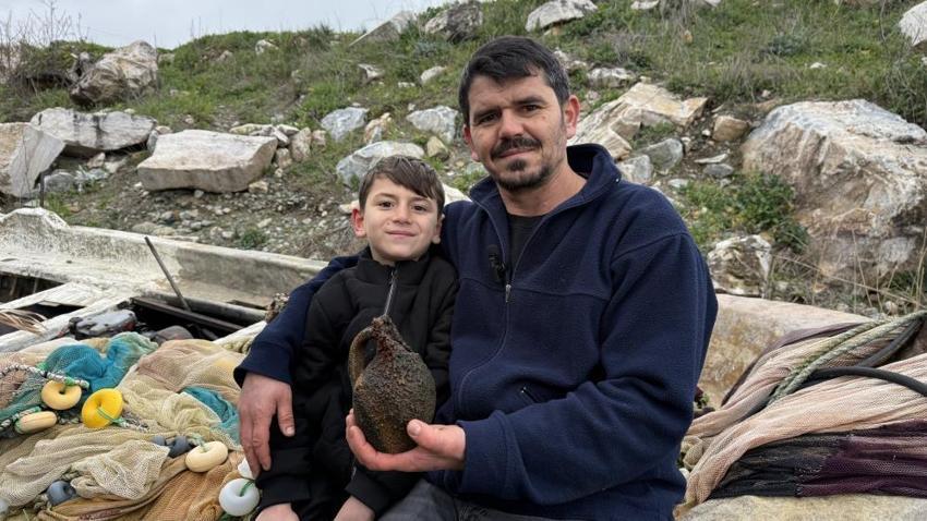 Bursalı balıkçının ağına takılan cisim şaşkına çevirdi! Duyan mahalleli oraya koştu