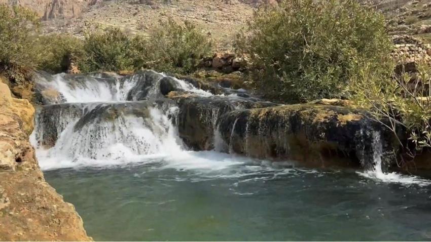 Mardin'de kilometrelerce kuyruk oluşuyor: Ziyaretçi akını var!