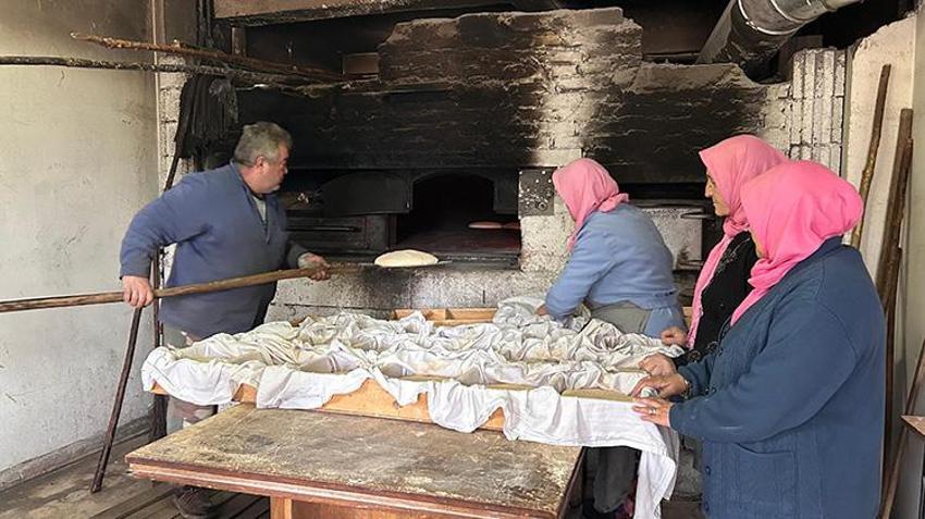 Isparta'da Ramazan mesaisi: Baba'nın memleketinden sofralara: İslamköy ekmeğine sipariş yağıyor!