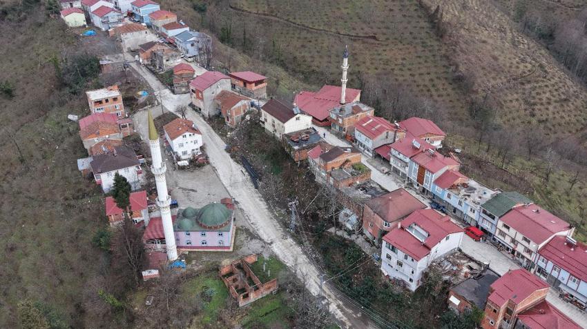 Türkiye'de eşi ve benzeri bulunmayan Karadeniz fıkrası gibi mahalle: Komşular bir adımla il değiştirip, bir dakika farkla iftar açıyor