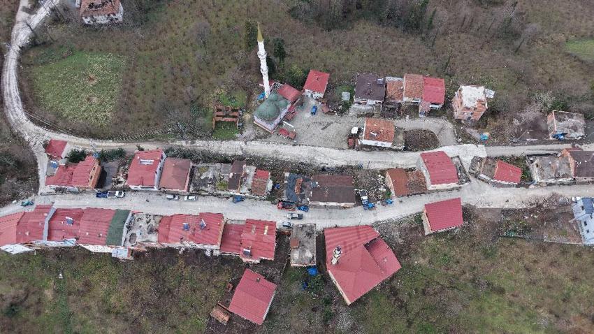 Türkiye'de eşi ve benzeri bulunmayan Karadeniz fıkrası gibi mahalle: Komşular bir adımla il değiştirip, bir dakika farkla iftar açıyor