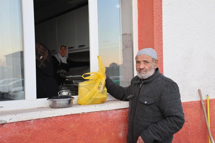 Nevşehir’deki bu köyde iftar vakti evlerde yemek pişirmek yasaklandı
