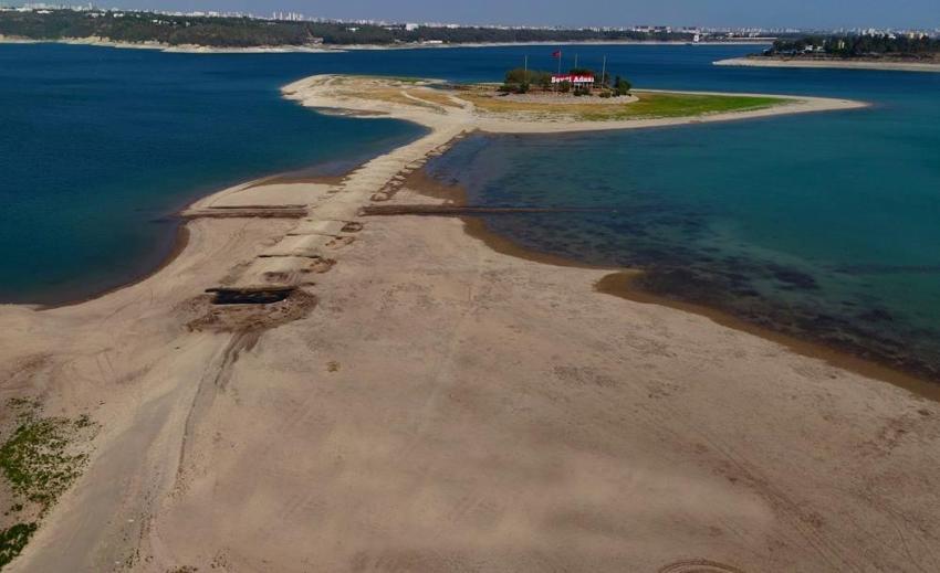 Adana'da rekor yağış Seyhan Barajı'nı doldurdu: Artık yürüyerek gitmek imkansız! Sevgi Adası yeniden su altında
