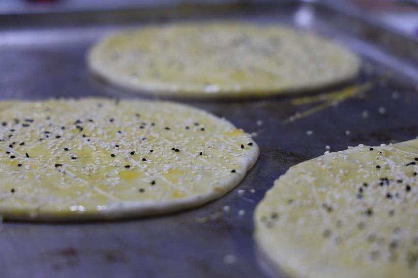 Elazığlılar bu tadı bekliyor! Yapımı saatler sürüyor, iftarda saniyeler içinde tükeniyor
