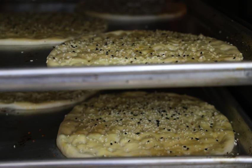 Elazığlılar bu tadı bekliyor! Yapımı saatler sürüyor, iftarda saniyeler içinde tükeniyor
