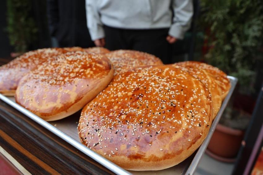 Elazığlılar bu tadı bekliyor! Yapımı saatler sürüyor, iftarda saniyeler içinde tükeniyor