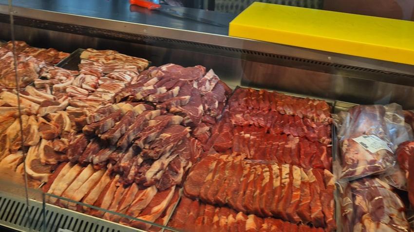 Ucuz et satışına yoğun ilgi: 650 TL'ye kıyma, 700 TL'ye kuşbaşı