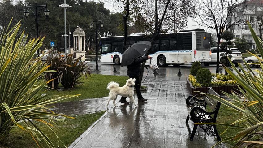 Kar yağışı İstanbul'a geri geliyor! Sıcaklıklar düşüyor, Meteoroloji hafta sonu için uyardı