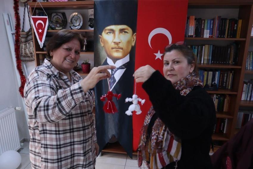 Leyleği gören ağaca bağlayacak! Bileğine takan geçmişle bağ kuruyor: Yalova'da marteniçka mesaisi başladı