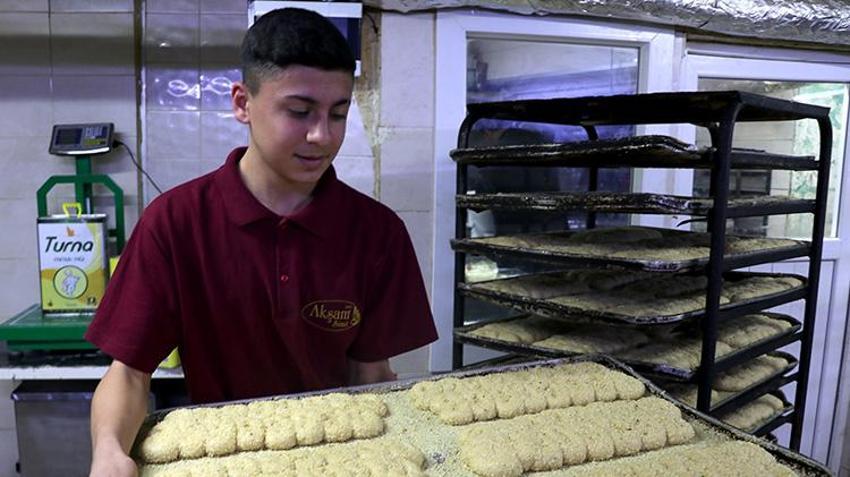 Gaziantep’te 11 ay beklenen gün geldi: Mahlep kokusu şehri sardı! Ramazan kahkesi satışa çıktı