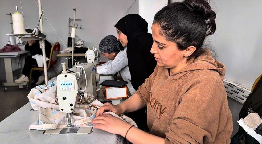 Hakkari Yüksekova'da kadınlar dikiş-nakış kursuyla hem meslek ediniyor hem sosyalleşiyor