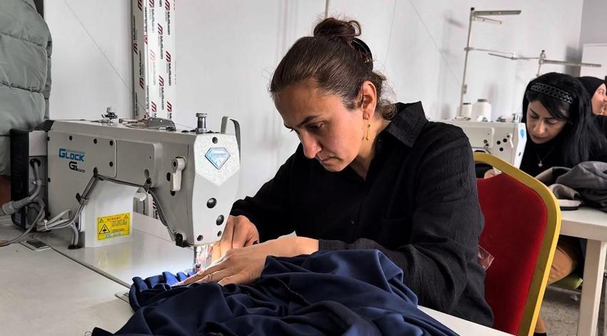 Hakkari Yüksekova'da kadınlar dikiş-nakış kursuyla hem meslek ediniyor hem sosyalleşiyor