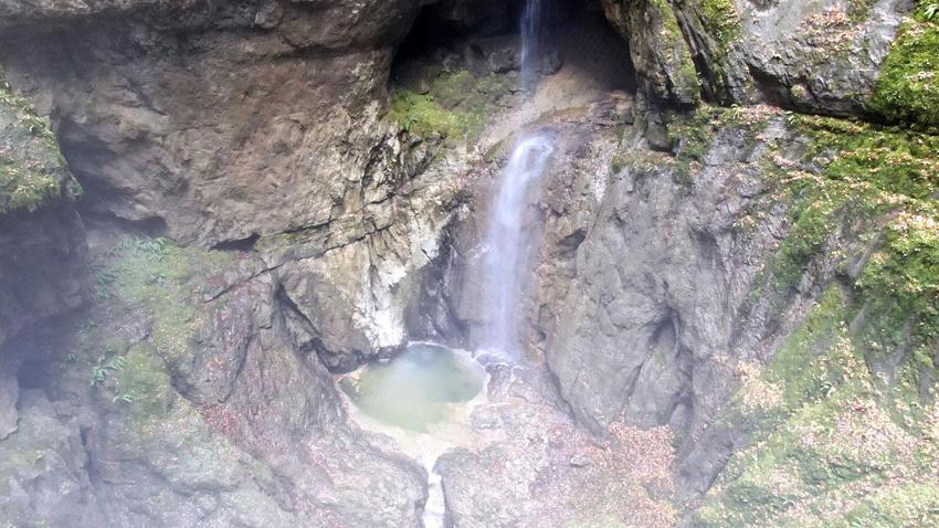 Kastamonu’nun gizli cennet köşesi! İçerisinde şelale akan Karadeniz'in en derin mağarası görenleri mest ediyor