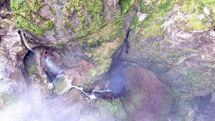 Kastamonu’nun gizli cennet köşesi! İçerisinde şelale akan Karadeniz'in en derin mağarası görenleri mest ediyor