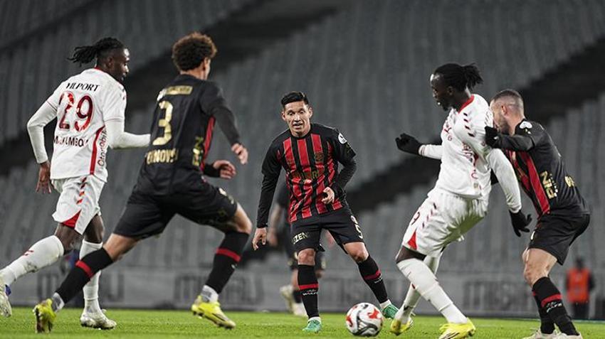Samsunspor'da Marius-Ndiaye tartışması başladı! Thorsten Fink 'yetmez' deyip açıkladı