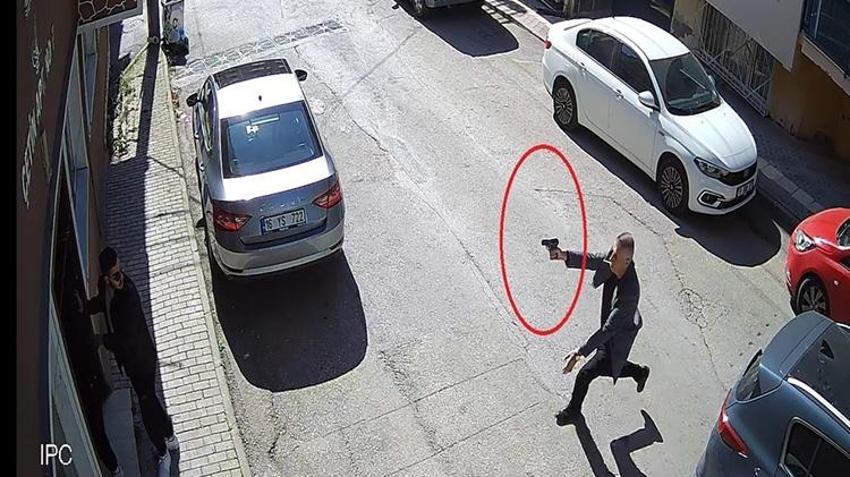 Bursa'da eşini çocuklarının yanında öldüren sanığın cezası belli oldu! Korku dolu dakikalar kamerada