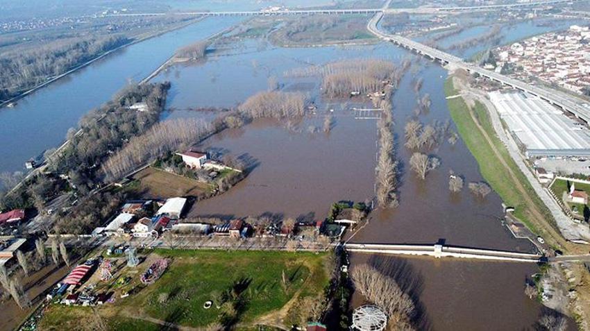 Edirne'de kurak günler geride kaldı! Üretici artık ürünü kuru toprağa ekmiyor