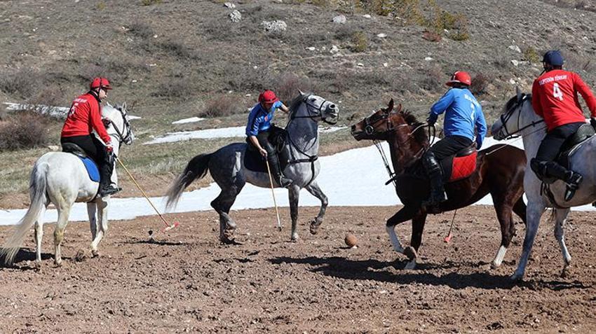 2 bin yıllık Türk sporu Sivas'ta yeniden canlandı: Türkiye’de sadece onlar oynuyor! Dünya Şampiyonası'ndan döndüler, şimdi Anadolu’ya yayacaklar