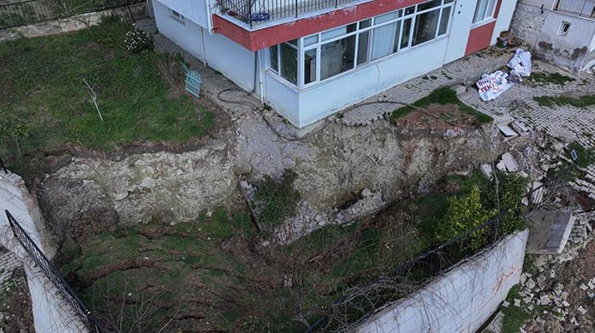 11 gündür muhatap bekliyorlar! İzmir'de bir apartman heyelan kurbanı oldu, ekipler sadece bakıp gitti