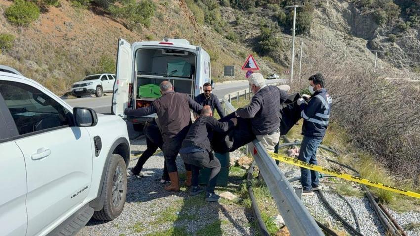 Antalya’da yol kenarında ölü bulundu! Vatandaşın İhbarı korkunç olayı ortaya çıkardı