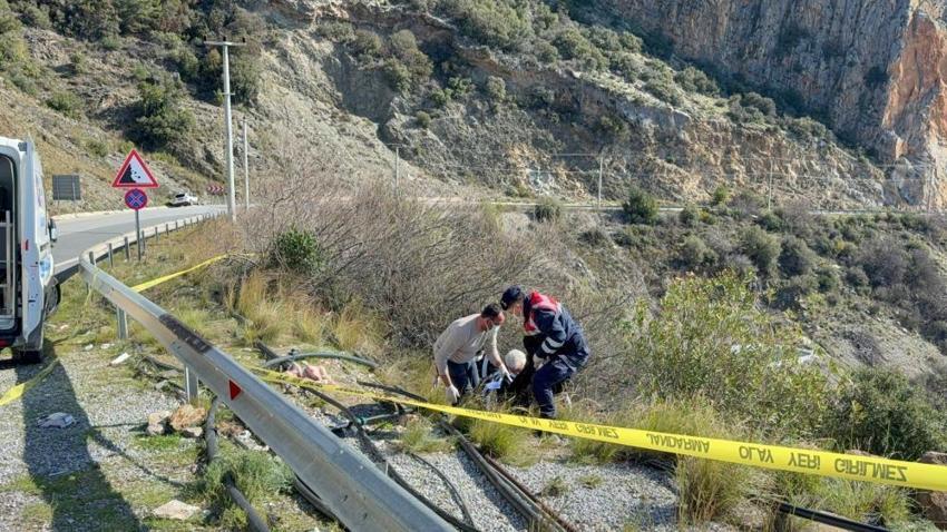 Antalya’da yol kenarında ölü bulundu! Vatandaşın İhbarı korkunç olayı ortaya çıkardı