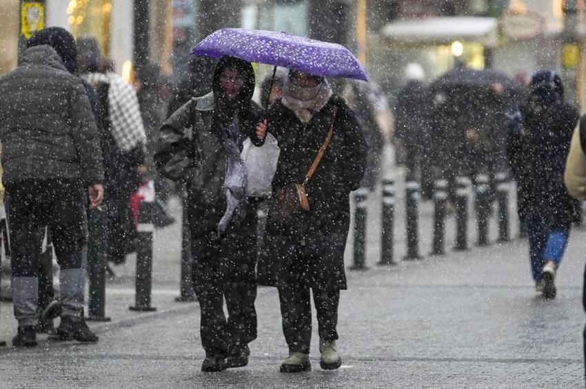 Kar geri dönüyor, kuvvetli yağışlar geliyor! Meteoroloji ve valilik İstanbul başta olmak üzere birçok şehri uyardı