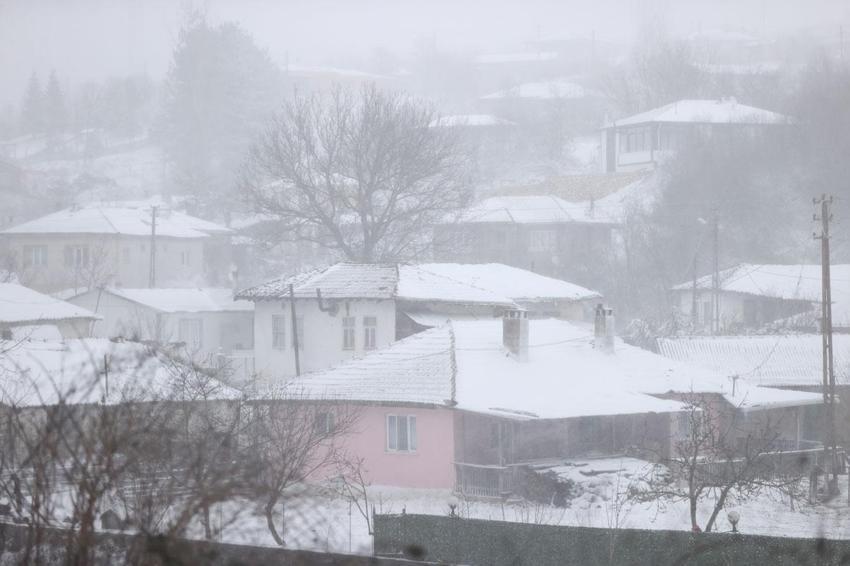 Kar geri dönüyor, kuvvetli yağışlar geliyor! Meteoroloji ve valilik İstanbul başta olmak üzere birçok şehri uyardı