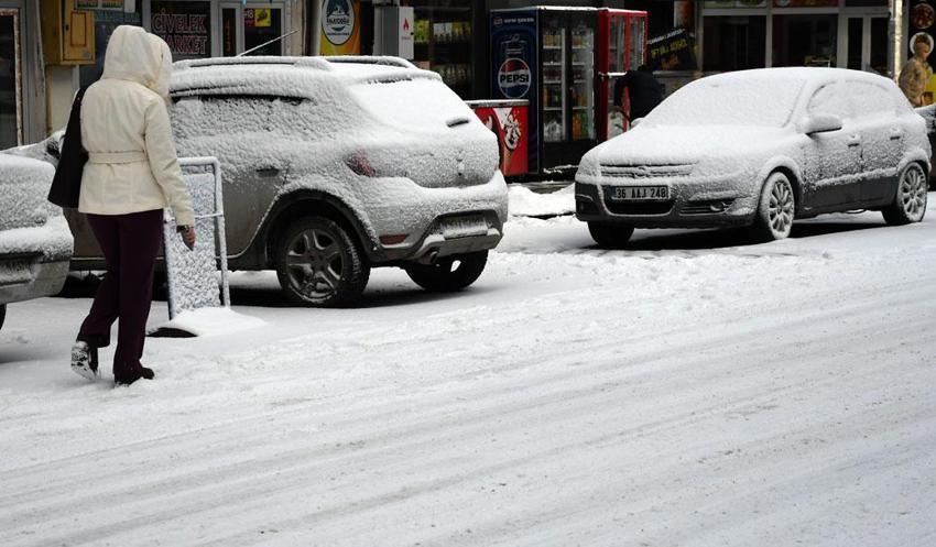 Kar geri dönüyor, kuvvetli yağışlar geliyor! Meteoroloji ve valilik İstanbul başta olmak üzere birçok şehri uyardı