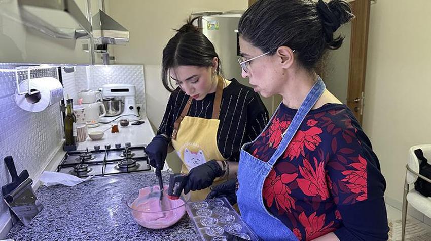 Konya'da iki kadın girişimci evlerinin mutfağında başladılar! Hobilerini mesleğe dönüştürdüler, şimdi yurt dışına satıyorlar