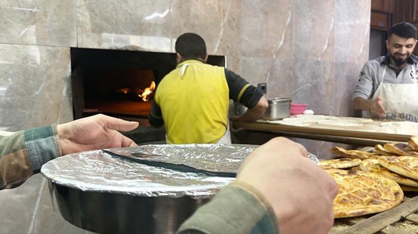 Siirt'te fırıncıların zorlu mesaisi başladı: Ramazan yoğunluğu iki katına çıktı!