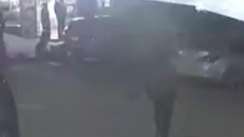 Kız kardeşinin yanında görünce saldırdı: 'Şah damarının kesildiği söyleniyor'