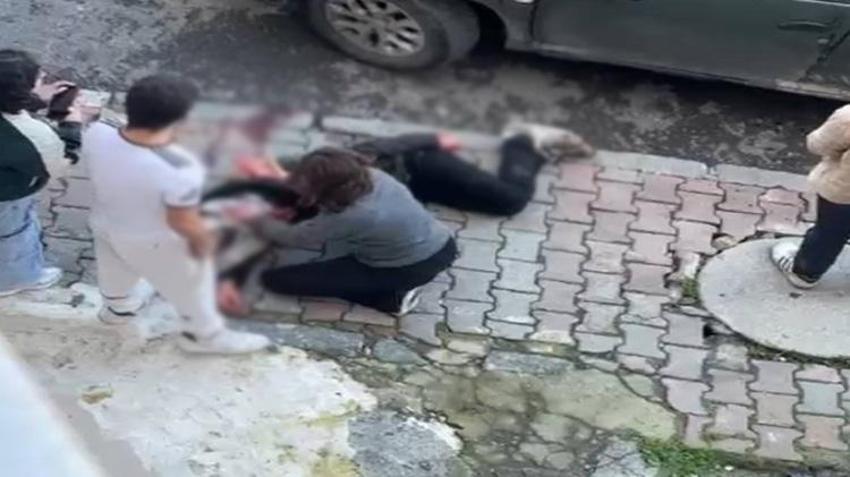 Boşanma aşamasındaki eşini sevgilisiyle görünce dehşet saçtı! Sokak ortasında kanlı hesaplaşma