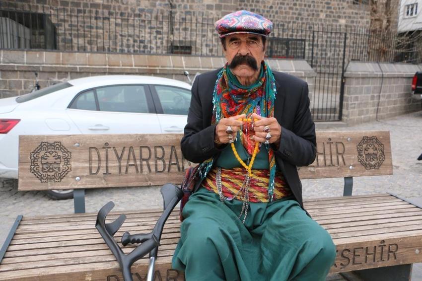 Diyarbakır’ın renkli yüzü isyan etti: Kemal Tosun'un tek hayali yeniden mendil sallamak