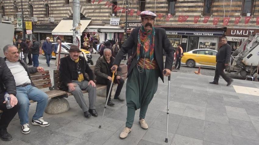 Diyarbakır’ın renkli yüzü isyan etti: Kemal Tosun'un tek hayali yeniden mendil sallamak