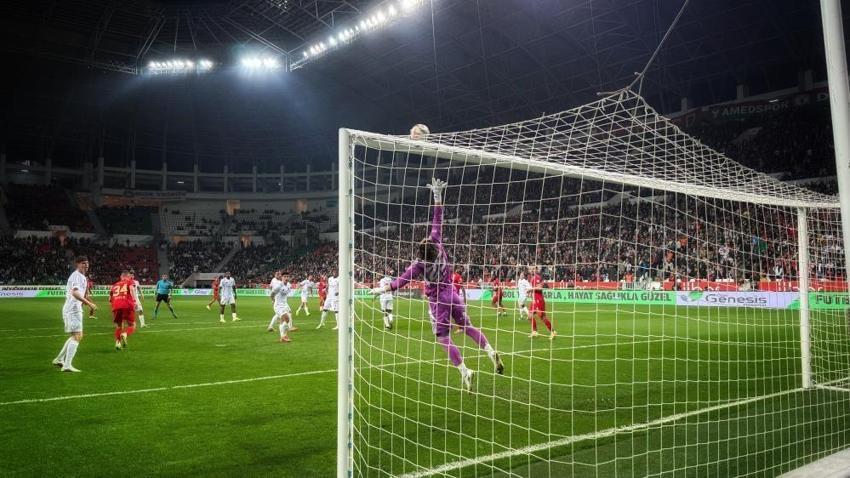 Vanspor'da Erol Temel sitem etmişti, Amedspor'dan misilleme geldi