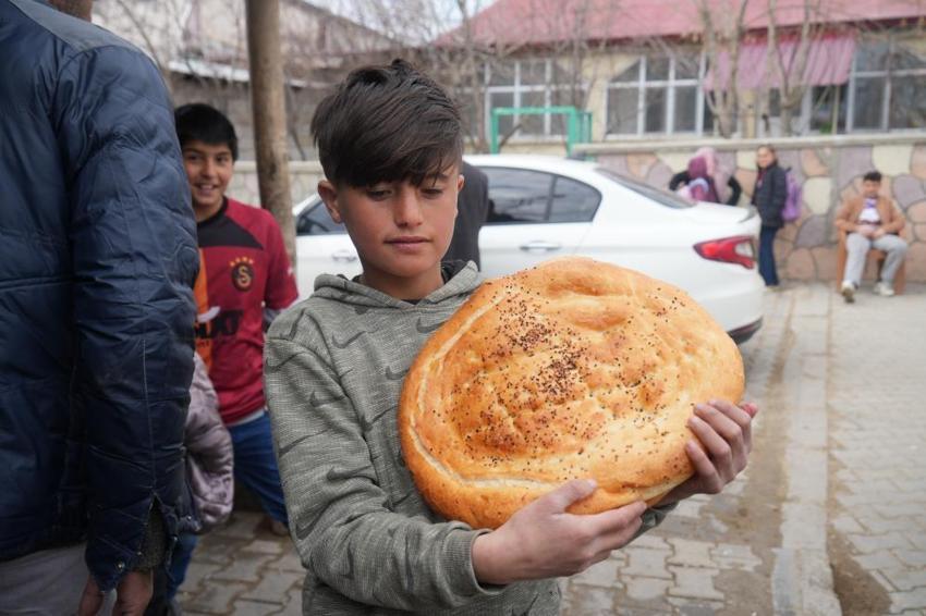 Muş'un bu köyünde Ramazan ayı boyunca ekmek pişmiyor!
