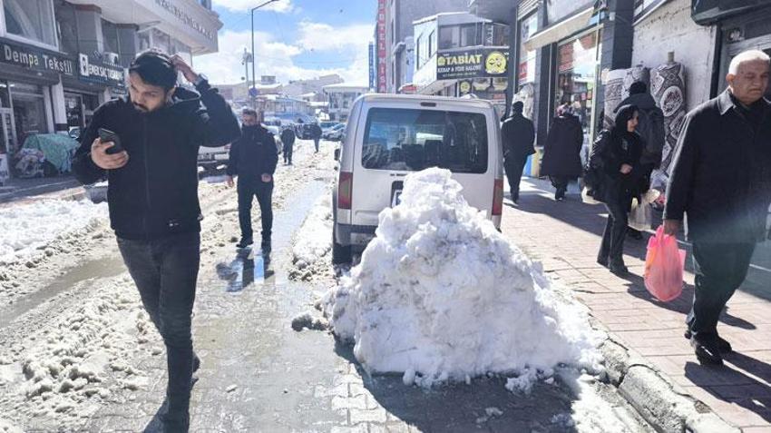 Van’da esnaf ve vatandaşlardan tepki: Ramazan ayında çarşıda yürümek işkenceye döndü