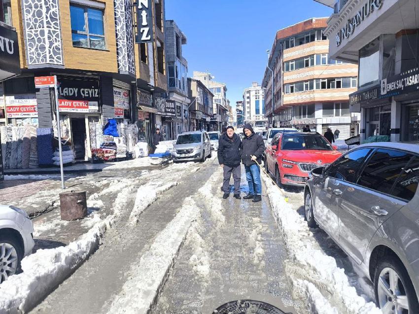 Van’da esnaf ve vatandaşlardan tepki: Ramazan ayında çarşıda yürümek işkenceye döndü