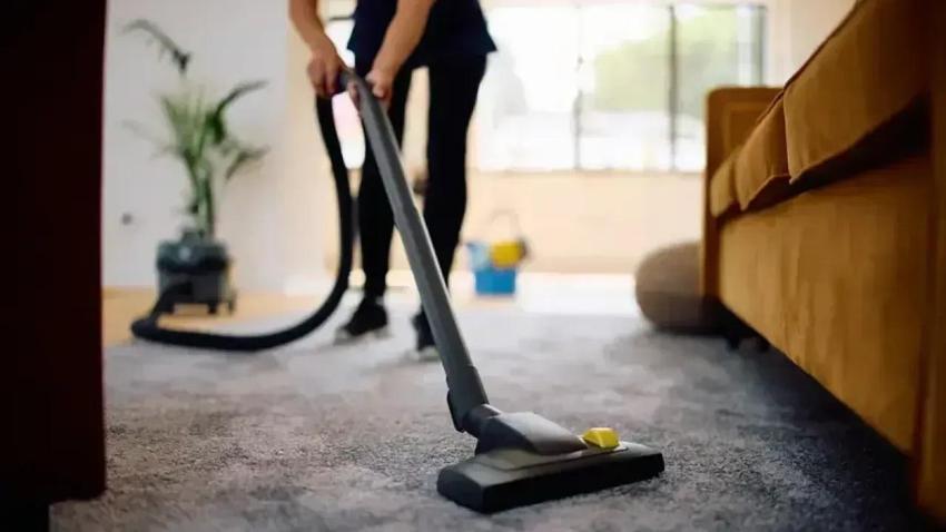 Gündelik temizlikçi fiyatları cep yakıyor: Denizli'de 9 bin TL isteyen var