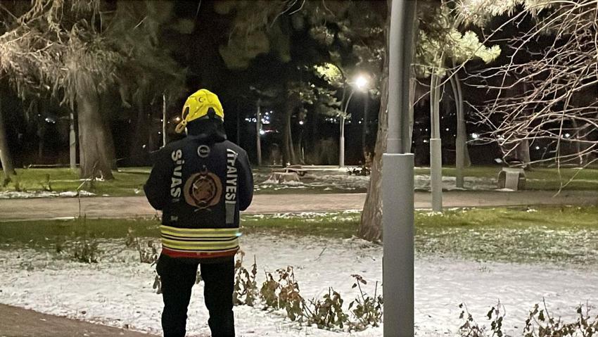 Patlamayan iftar topu paniğe neden oldu: Olay yerine bomba uzmanı ve itfaiye ekipleri sevk edildi